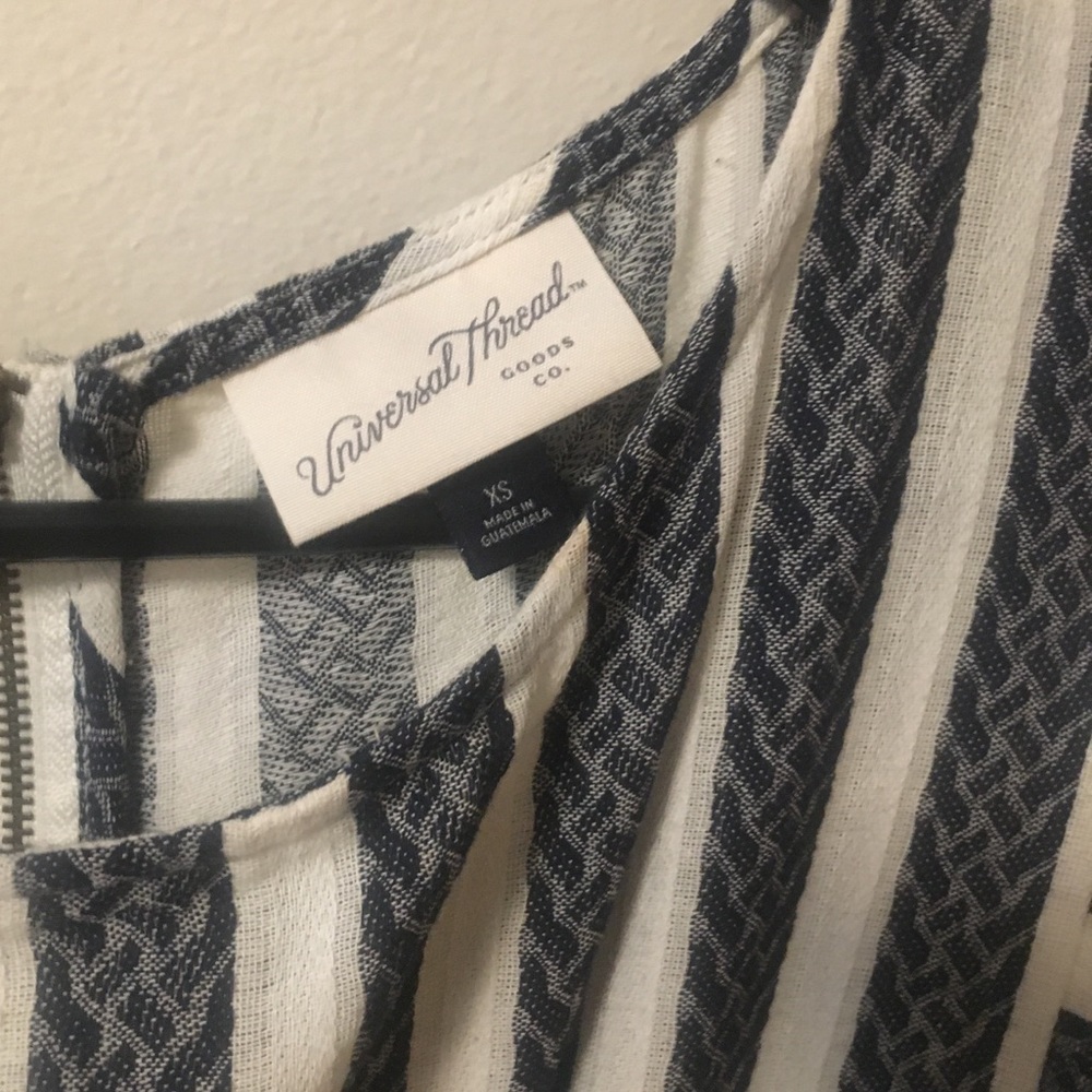 Universal Threads romper - Picture 3 of 3